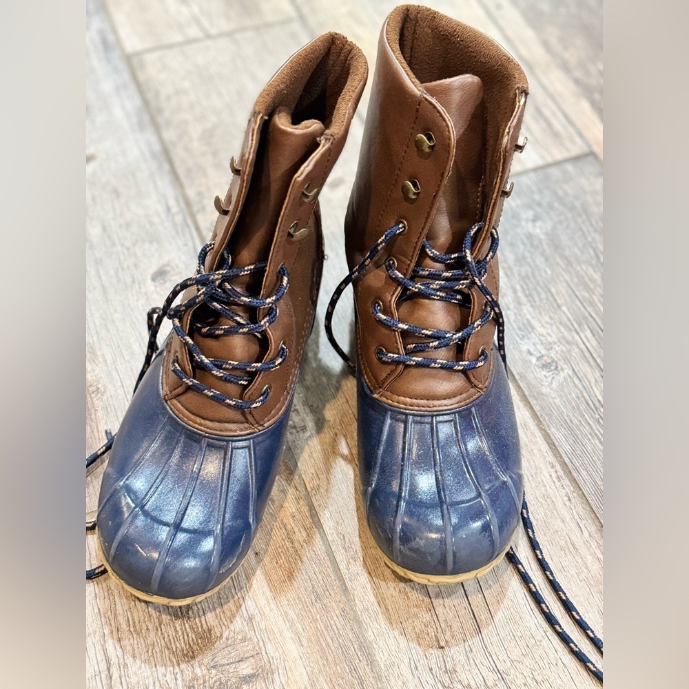 Boots​ - Picture 4 of 9